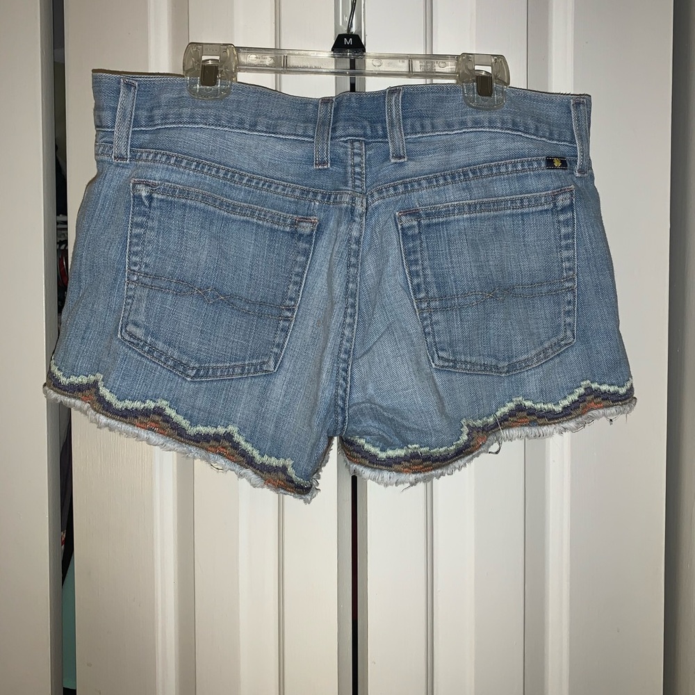 Lucky Brand Riley Shorts - Picture 2 of 2
